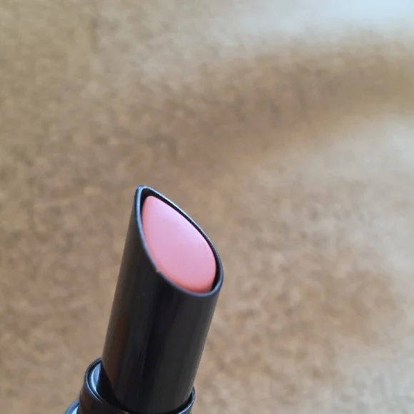 Armani Beauty
Lip Power Long Lasting Lipstick in 104 Selfless - New - Picture 4 of 5